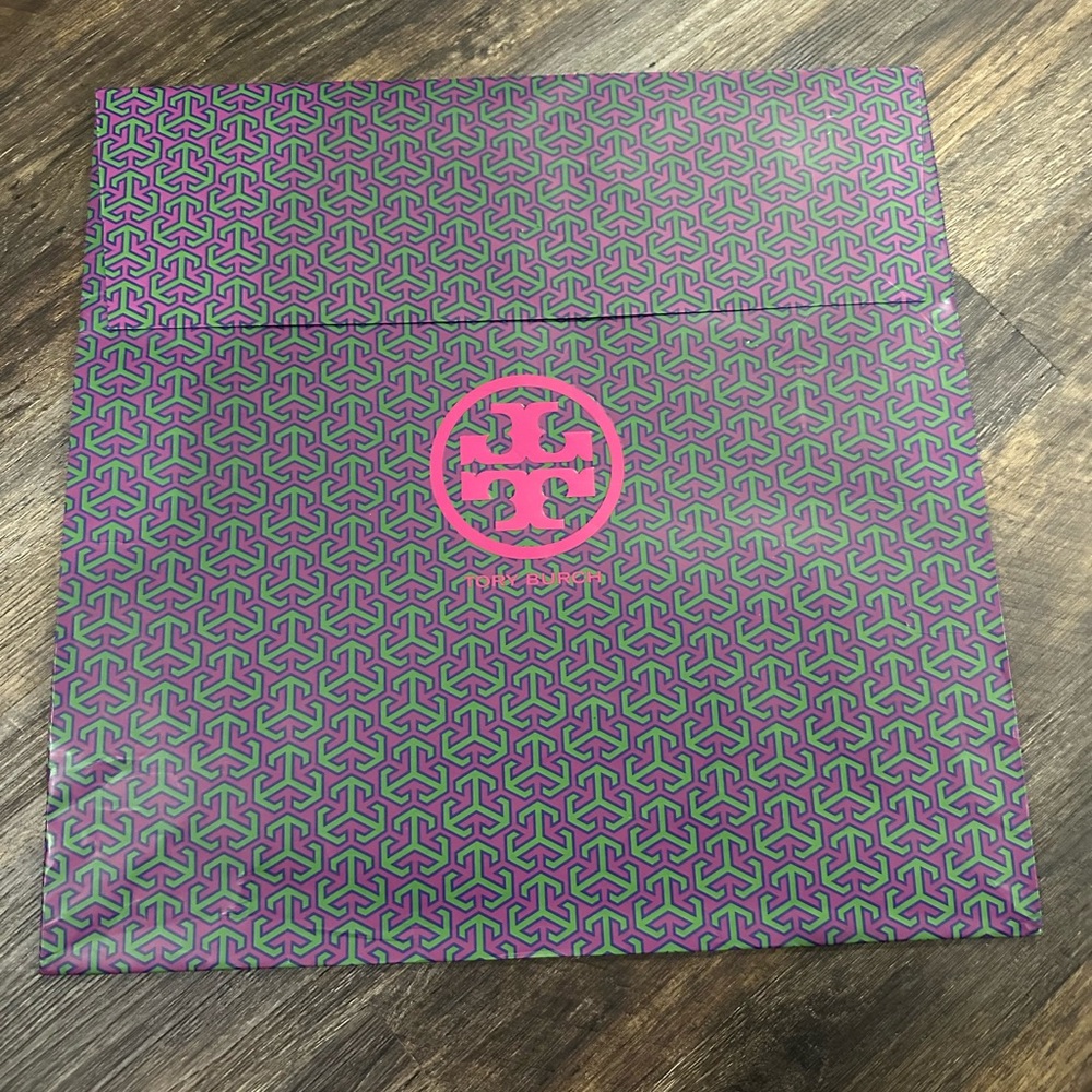 Tory Burch Giftbox
